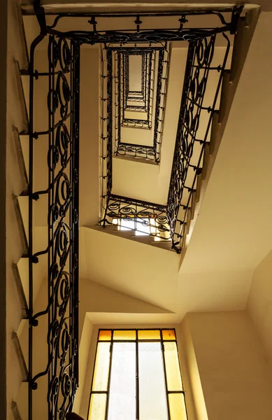 階段の吹き抜け — ストック写真