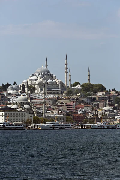 Süleymaniyemoskén från goldenhorn — Stockfoto