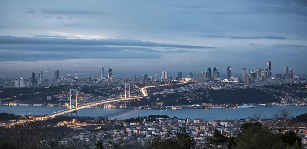Boğaz ve köprü, gece, istanbul