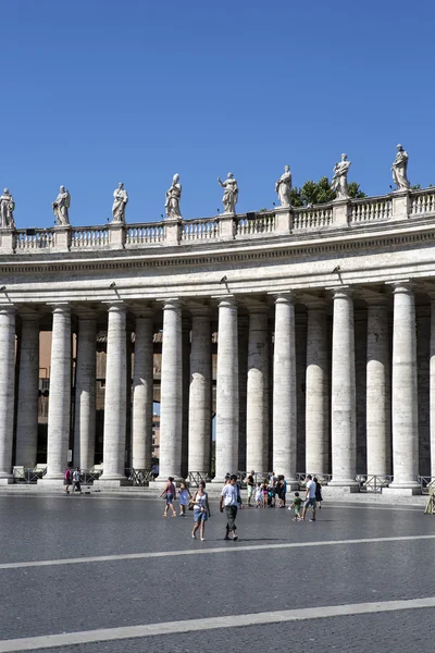 Colonnade af Bernini på Piazza St. Peters, Vatikanet, Rom - Stock-foto