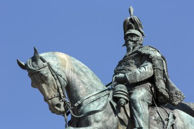 heykelin üzerine monumento piazza venizia, ro, vittorio emanuele II