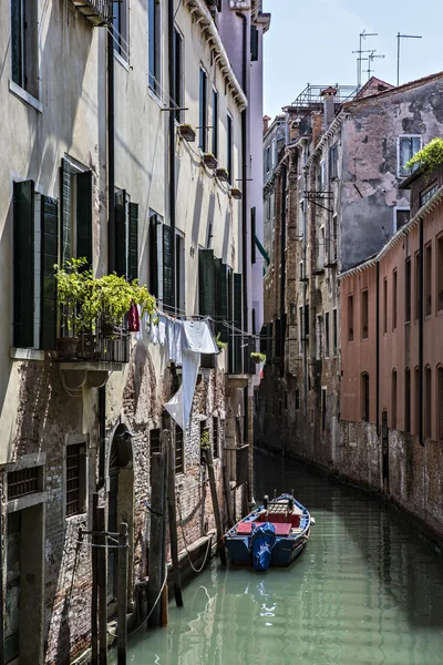 Kanaal in Venetië, Italië — Stockfoto