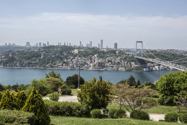 Blick vom Otagtepe in Istanbul auf den Bosporus — Stockfoto