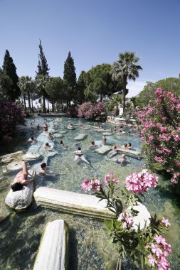 Kleopatra'nın termal hierapolis havuzda banyoda