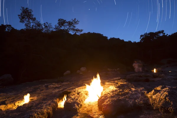 I fuochi di Yanartas di notte, Antalya, Turchia — Foto Stock