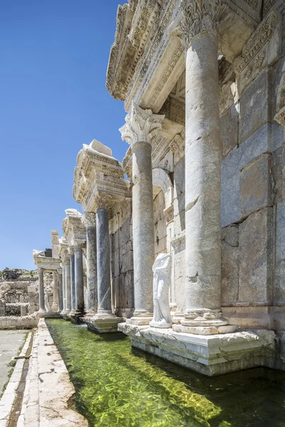 Antoninus szökőkút a sagalassos itt: isparta, Törökország — Stock Fotó