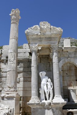 Isparta, Türkiye'den sagalassos Antoninus Çeşmesi
