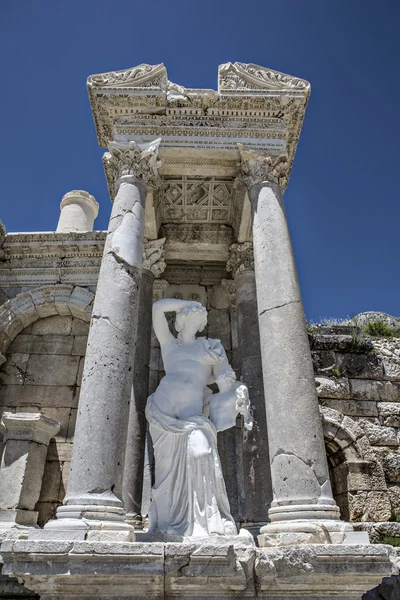 Isparta，土耳其在萨迦的安东尼努什喷泉 — 图库照片