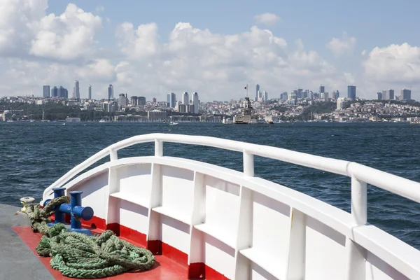 从一艘船，伊斯坦布尔城市景观 — 图库照片