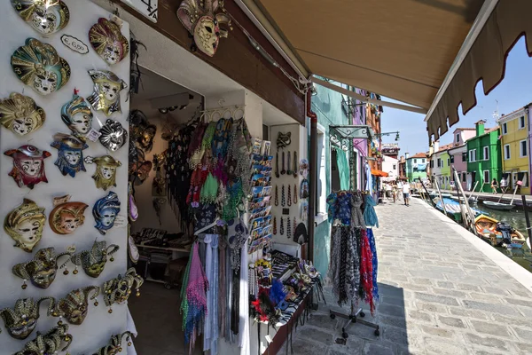 insanlar burano Venedik, İtalya ziyaret etmek.