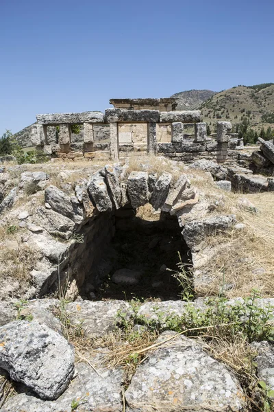 Ruínas em Necrópole Setentrional de Hierapoli, Denizli, Turquia — Fotografia de Stock