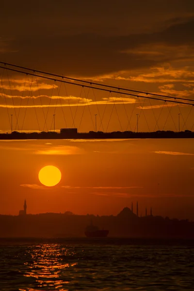 gün batımı görünümünden Çengelköy İstanbul