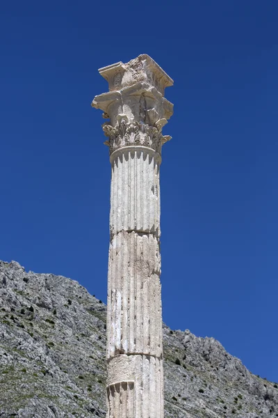 Coluna em Sagalassos em Isparta, Turquia — Fotografia de Stock