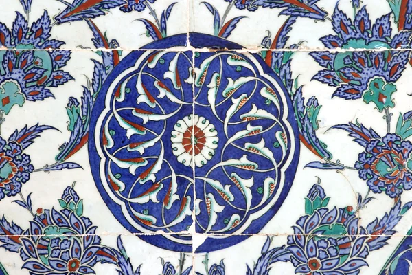 Κεραμίδι στο rustempasa Τζαμί, Κωνσταντινούπολη, Τουρκία — Φωτογραφία Αρχείου