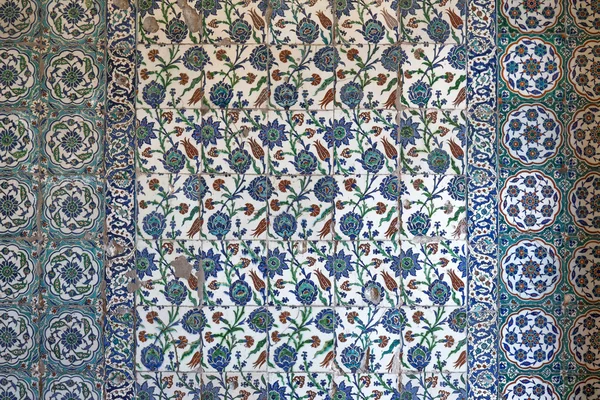 Carrelage mural dans la Mosquée bleue, Istanbul — Photo