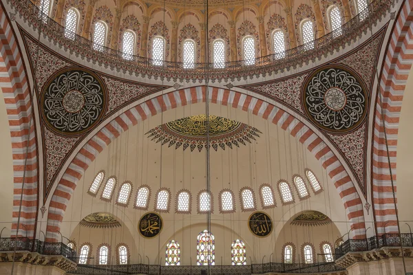 Vista interna da Mesquita Suleymaniye, Istambul — Fotografia de Stock