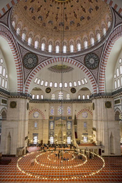 Vista interna de la mezquita Suleymaniye, Estambul — Foto de Stock