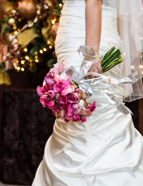 Boda Schutte - novia con ramo —  Fotos de Stock