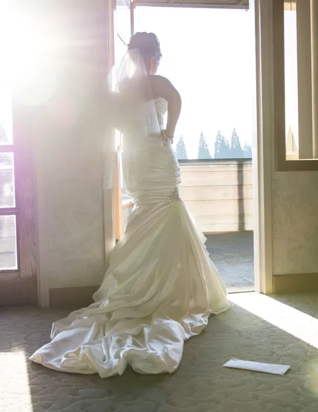 Casamento de Schutte - atrás da noiva que espera na entrada — Fotografia de Stock