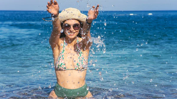 Mujer Sombrero Playa —  Fotos de Stock
