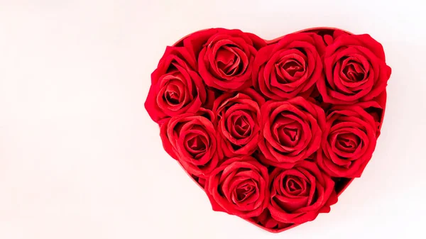 Valentines Day Heart Made Red Roses Isolated — Fotografia de Stock