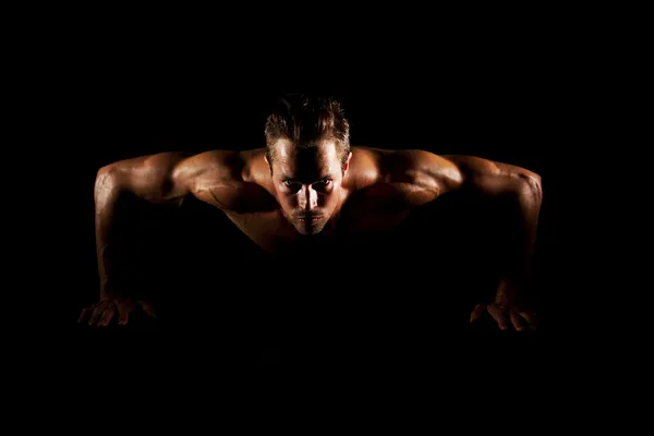 Man doen pushups — Stockfoto