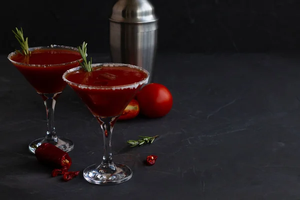Koktajl Pomidorami Wiśniowymi Krwawa Mary Koktajl Napoje Alkoholowe Wódką Sokiem — Zdjęcie stockowe