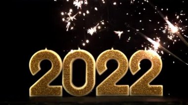 2022 numaralı mumlu süper yavaş çekim kıvılcımları 1000 fps hızla yüksek hızlı bir kamerayla çekildi..