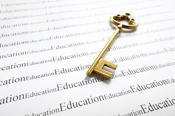 Vzdělání a klíč — Stock fotografie