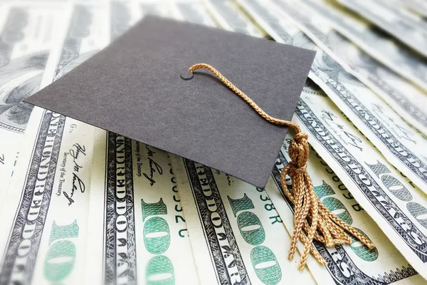 Mortar board cash — Stock Photo, Image