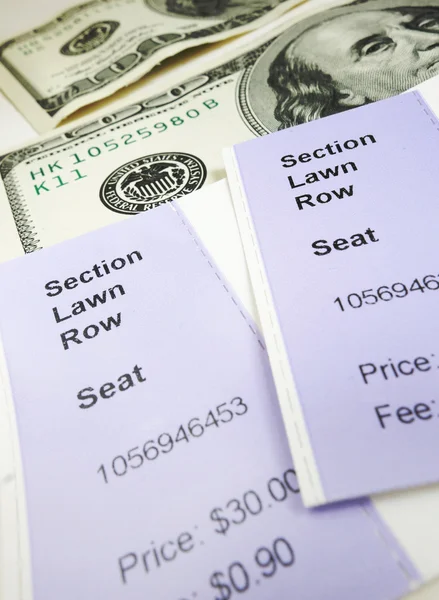 Tickets and cash — Stock Photo, Image