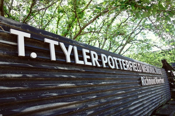 Tyler Potterfield Memorial Bridge Sign Downtown Richmond Waterfront James River — Stock Photo, Image