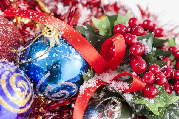 Röd jul bär dekoration — Stockfoto