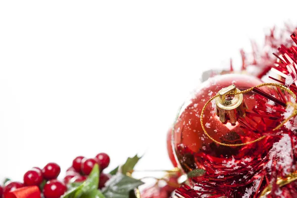 Kerstmis grens met rood bauble — Stockfoto