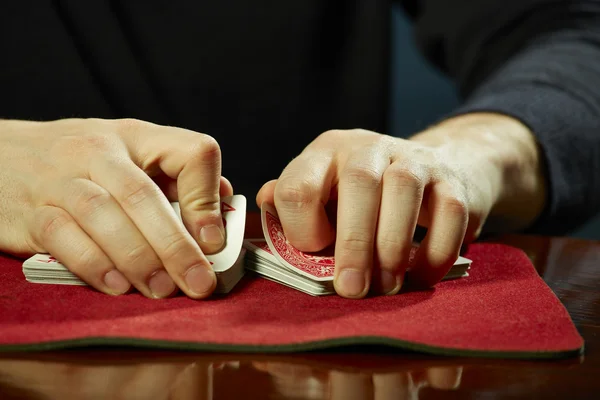 Truque de mãos e cartas — Fotografia de Stock