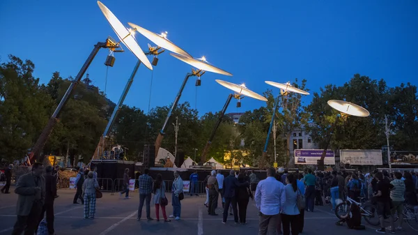 Paraboles Visa av cie av företaget under b-fit festival — Stockfoto