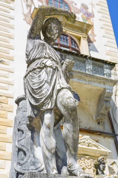 Antike Frauenstatue — Stockfoto