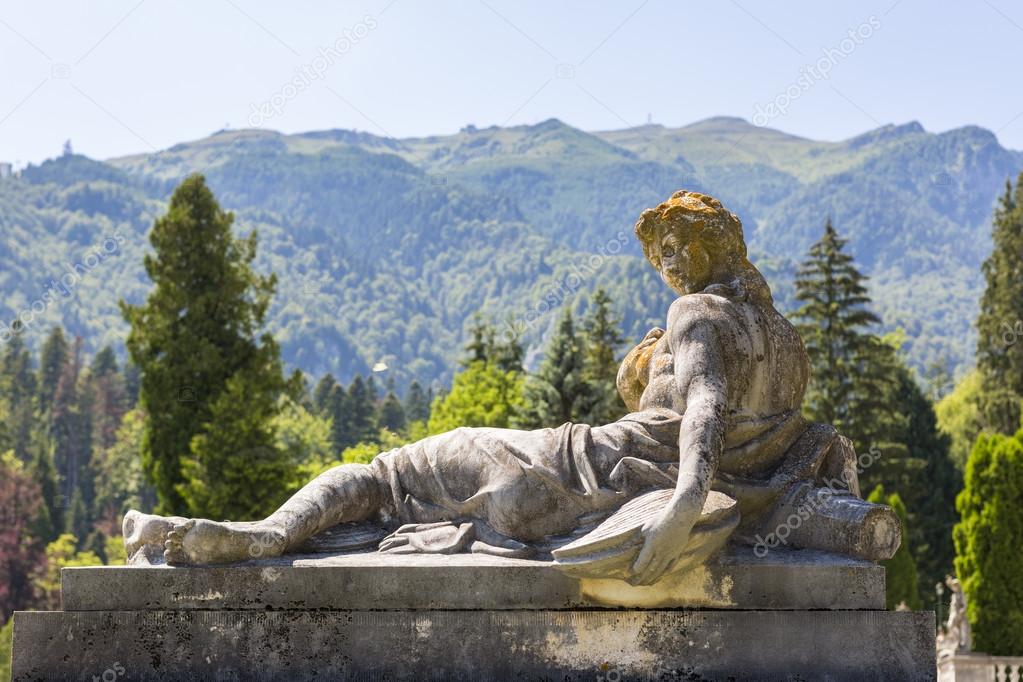 Antique woman statue on pedestal — Stock Photo © Photosebia 29222555
