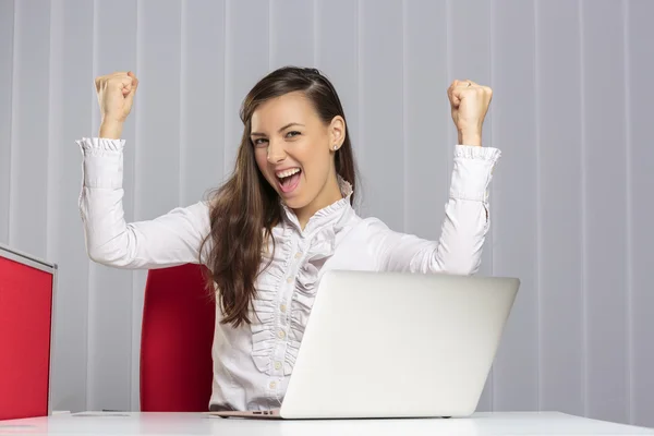 Emozionato esecutivo femminile — Foto Stock