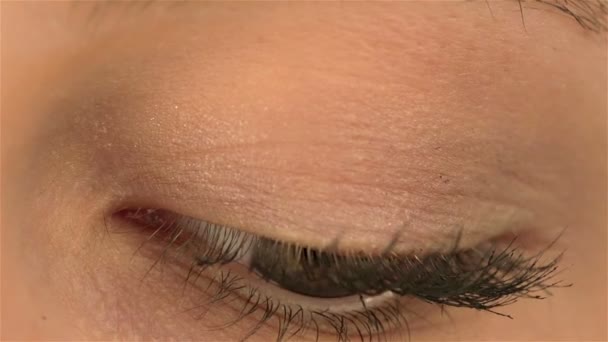 Blinkendes menschliches Auge — Stockvideo