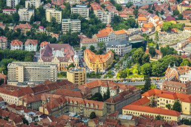 Romanya 'nın Brasov kentinin havadan görüntüsü