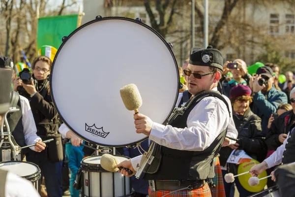 Irische Trommelband während der Parade zum Patrick 's Day — Stockfoto
