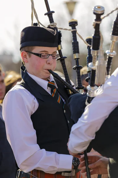 Jovem bagpiper irlandês — Fotografia de Stock