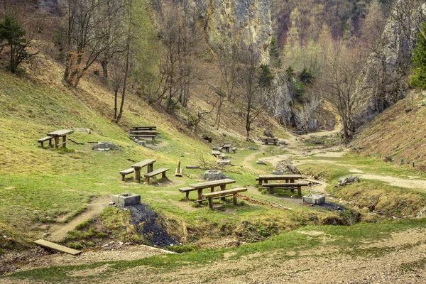 Picnic site in the valley — Stock Photo, Image