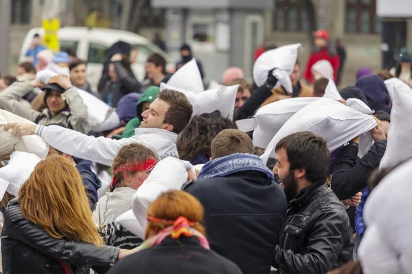 Día internacional de lucha de almohadas — Foto de Stock