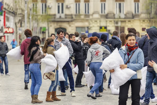 Pelea de almohadas — Foto de Stock