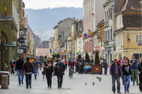 Στο κέντρο της πόλης του Brasov — Φωτογραφία Αρχείου