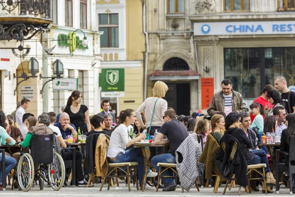 Kaldırım kafe Brasov, Romanya — Stok fotoğraf