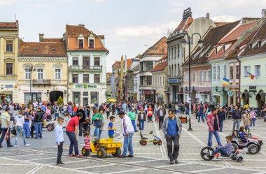 kalabalık Belediye Meydanı, brasov, Romanya