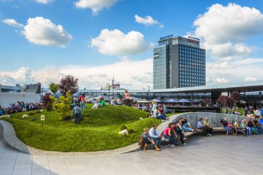 kalabalık alışveriş merkezi, Bükreş, Romanya